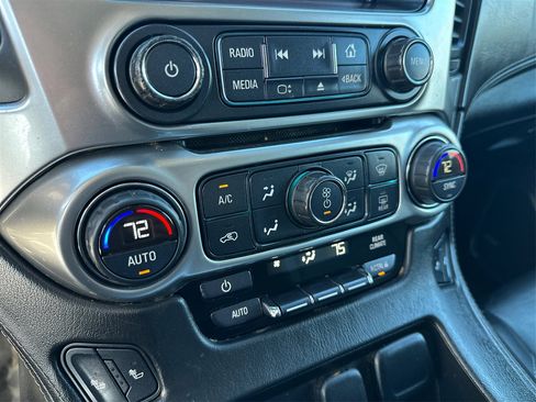 Used 2016 Chevrolet Suburban LT image 32