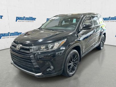 Used 2019 Toyota Highlander SE