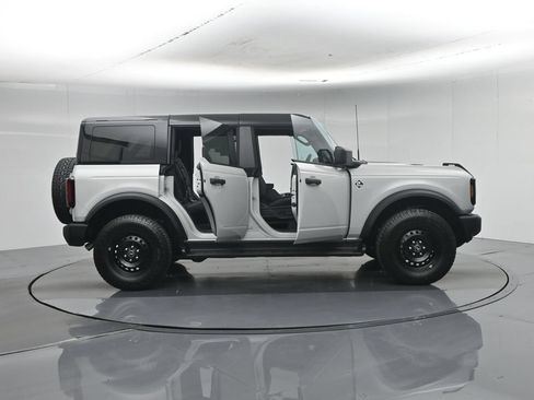 Used 2026 Ford Bronco Outer Banks AWD/4WD image 4