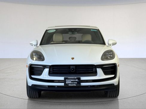 Certified 2026 Porsche Macan AWD/4WD image 11