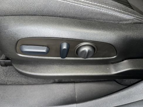 Certified 2023 GMC Terrain SLE w/ Driver Convenience Package image 3