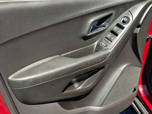 Certified 2019 Chevrolet Trax LT FWD image 12