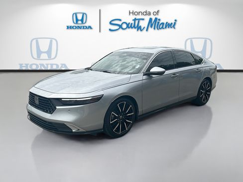 Certified 2023 Honda Accord Touring image 3