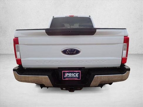 Used 2018 Ford F250 XLT AWD/4WD image 3