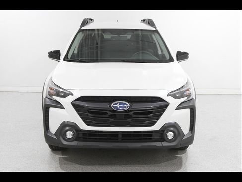 Used 2025 Subaru Outback Premium AWD/4WD image 2