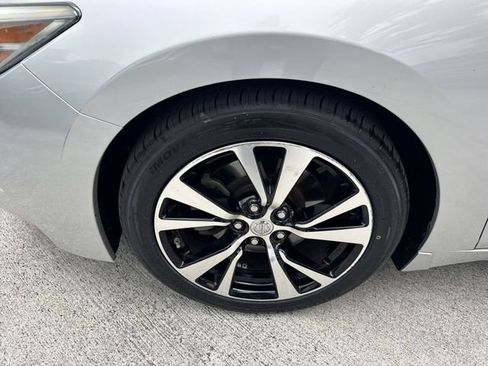 Used 2017 Nissan Maxima 3.5 SL FWD image 10