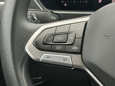 Used 2022 Volkswagen Tiguan S FWD image 15