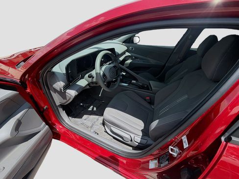 Used 2023 Hyundai Elantra SEL FWD image 17