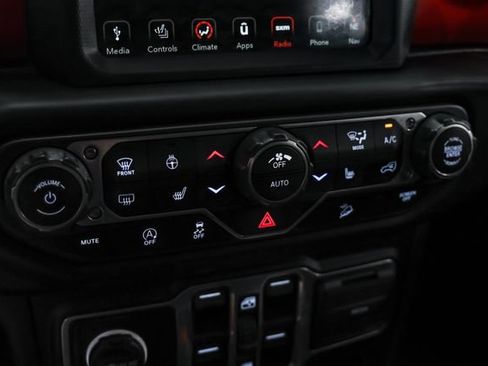 Used 2019 Jeep Wrangler Unlimited Rubicon AWD/4WD image 25