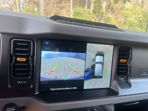 Used 2023 Ford Bronco Badlands w/ Sasquatch Package image 16