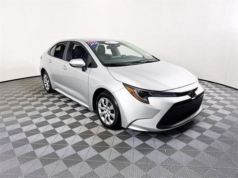 Certified 2025 Toyota Corolla LE image 1