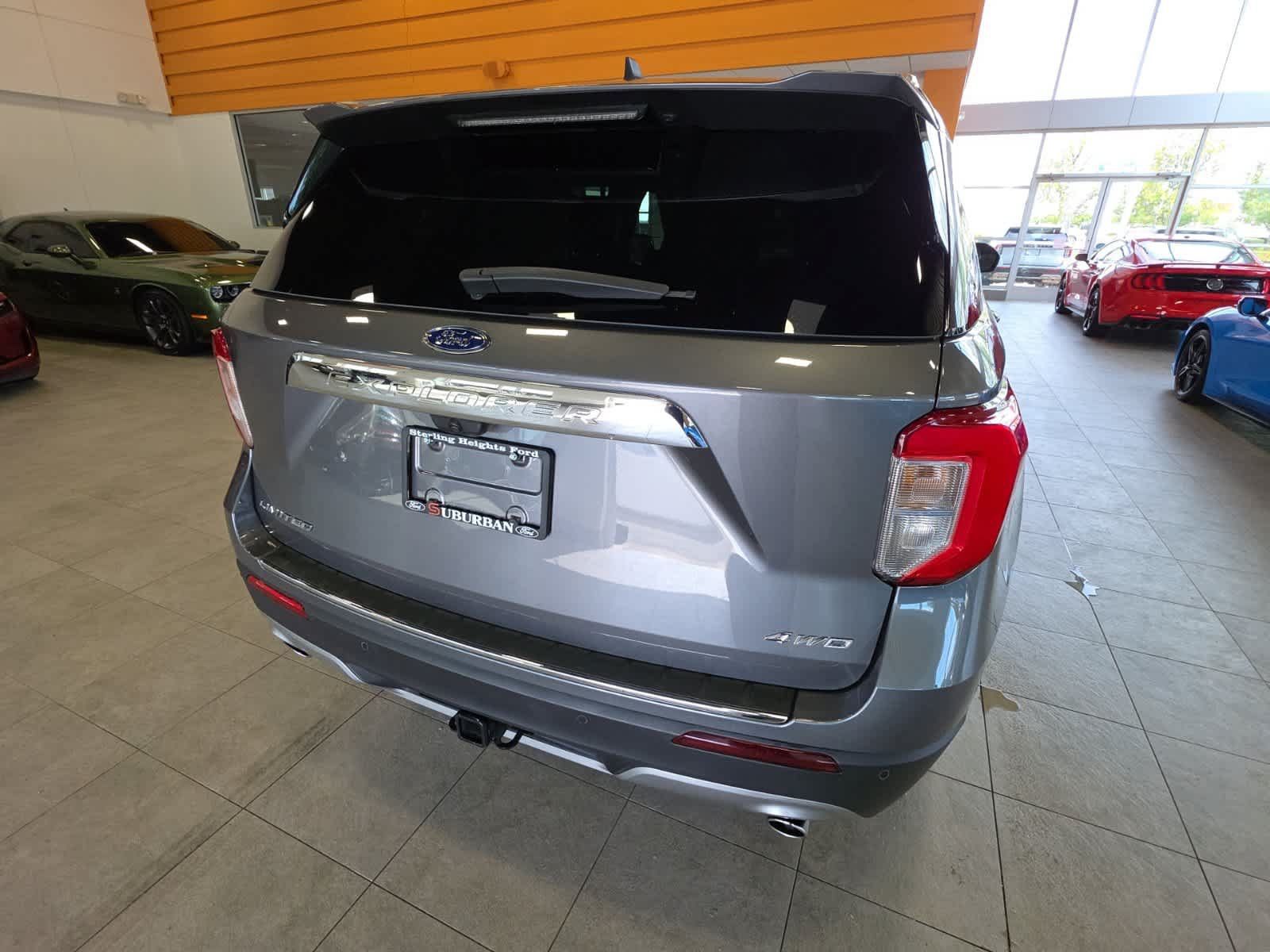 Used 2024 Ford Explorer Limited w/ Equipment Group 301A AWD/4WD image 8