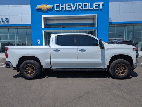Used 2020 Chevrolet Silverado 1500 LTZ w/ LTZ Premium Package AWD/4WD image 36