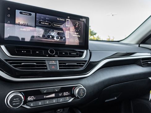 New 2025 Nissan Altima 2.5 SR w/ SR Premium Package image 14