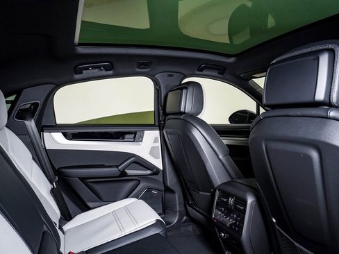 New 2026 Porsche Cayenne Coupe image 16