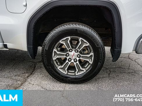 Used 2024 GMC Sierra 1500 SLT RWD image 16