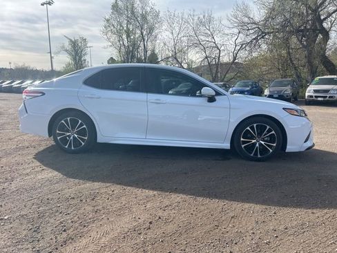 Used 2020 Toyota Camry SE w/ Convenience Package image 7