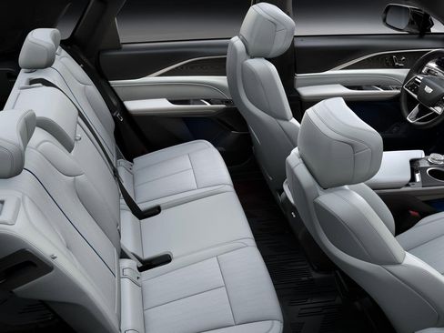 New 2025 Cadillac Lyriq Luxury image 35