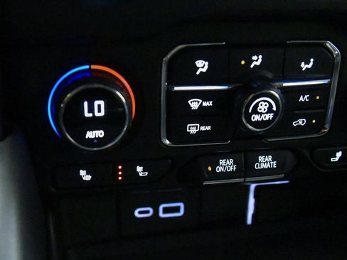 Used 2021 Chevrolet Tahoe Z71 AWD/4WD image 40