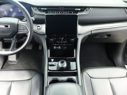 Used 2024 Jeep Grand Cherokee Limited w/ Black Appearance Package AWD/4WD image 26