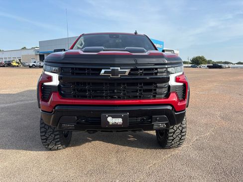 Used 2024 Chevrolet Silverado 1500 LT Trail Boss w/ Convenience Package II AWD/4WD image 9