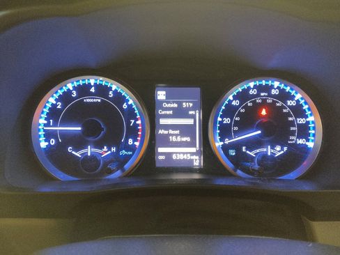 Used 2019 Toyota Highlander LE image 23