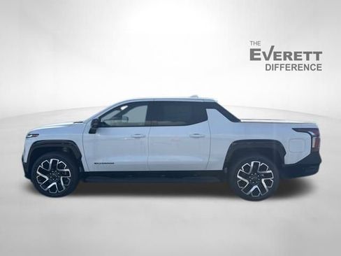 New 2024 Chevrolet Silverado EV RST image 10