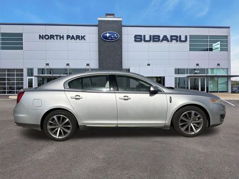 Used 2009 Lincoln MKS FWD image 2