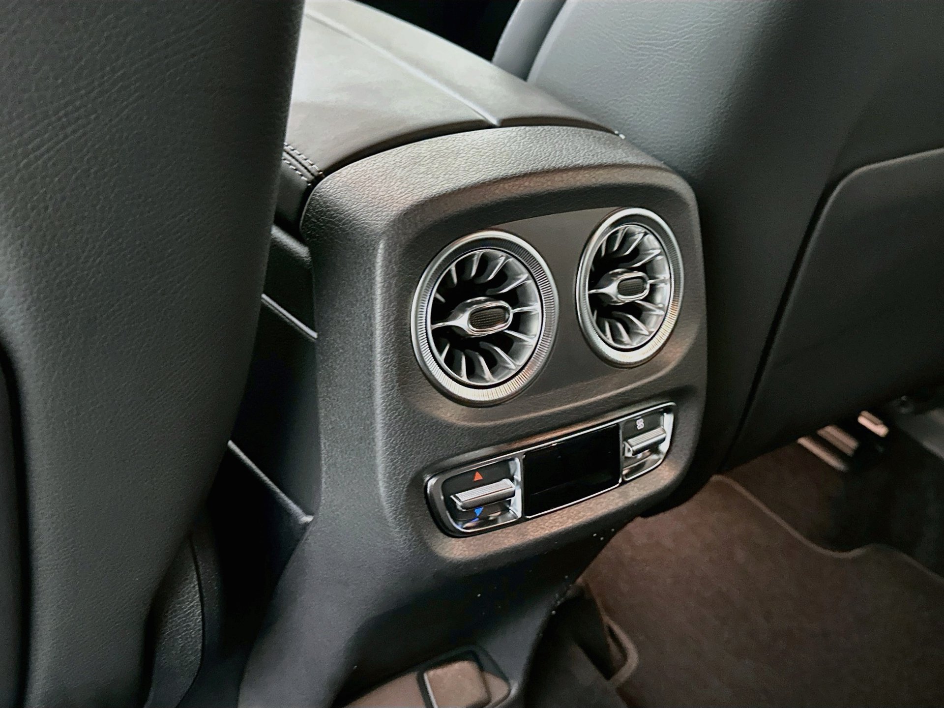 New 2027 Mercedes-Benz G 580 e image 29