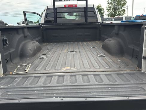 Used 2018 RAM 2500 Tradesman w/ Chrome Appearance Group AWD/4WD image 12