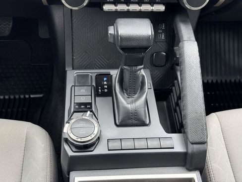 Used 2025 Toyota Tacoma SR5 AWD/4WD image 6