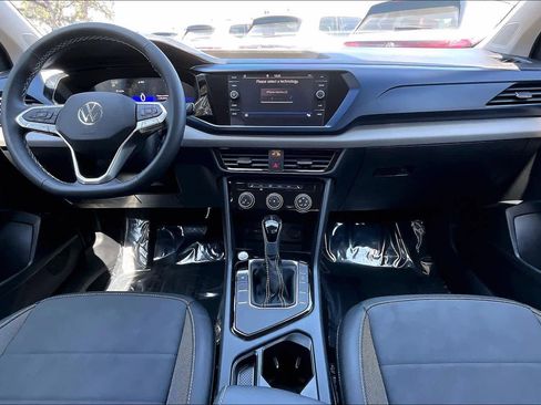 Used 2023 Volkswagen Taos SE w/ Black Wheel Package image 16