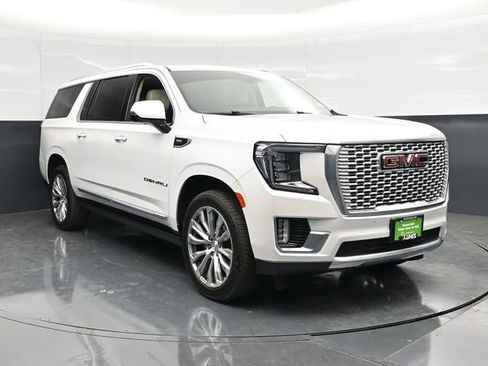 Used 2022 GMC Yukon XL Denali AWD/4WD image 1