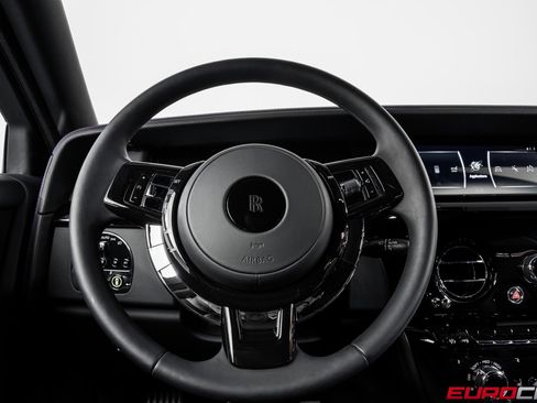 Used 2024 Rolls-Royce Phantom Sedan image 29