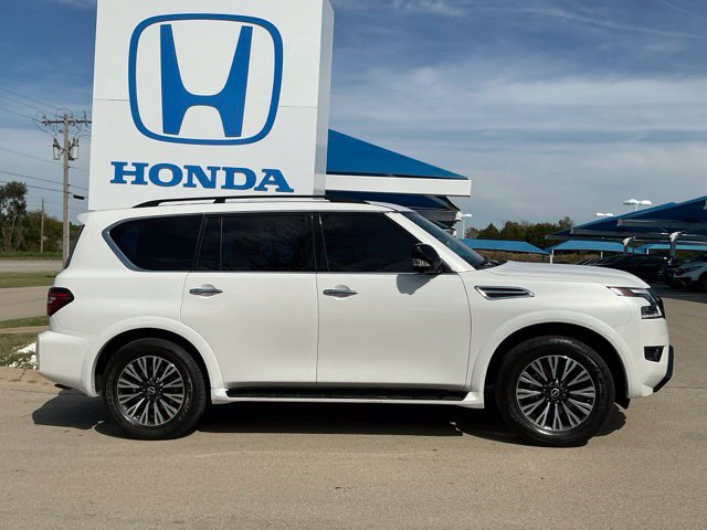 Used 2023 Nissan Armada SL w/ Midnight Edition Package RWD image 2