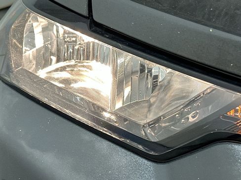 Used 2024 Chevrolet Colorado W/T image 9