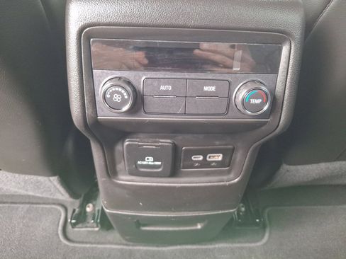 Used 2023 GMC Acadia SLT AWD/4WD image 14