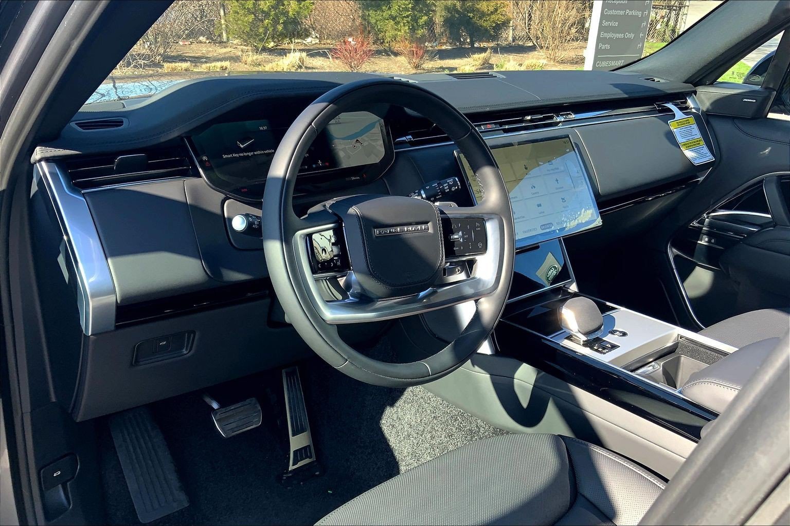 New 2026 Land Rover Range Rover Long Wheelbase SE AWD/4WD image 8