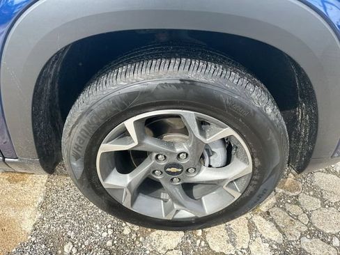 Used 2024 Chevrolet Trax LT w/ Driver Confidence Package FWD image 47