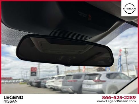 Used 2025 Nissan Kicks SV w/ SV Premium Package AWD/4WD image 30