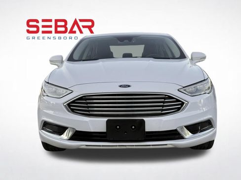Used 2018 Ford Fusion SE w/ Equipment Group 602A FWD image 2