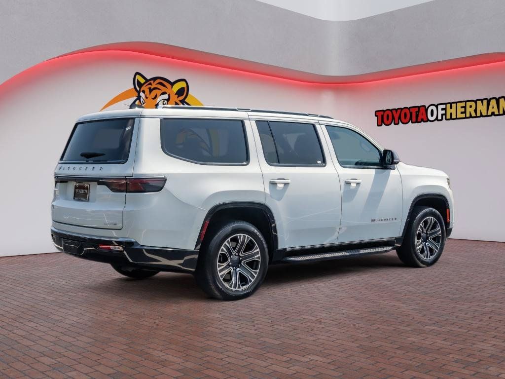 Used 2024 Jeep Wagoneer Series II AWD/4WD image 5