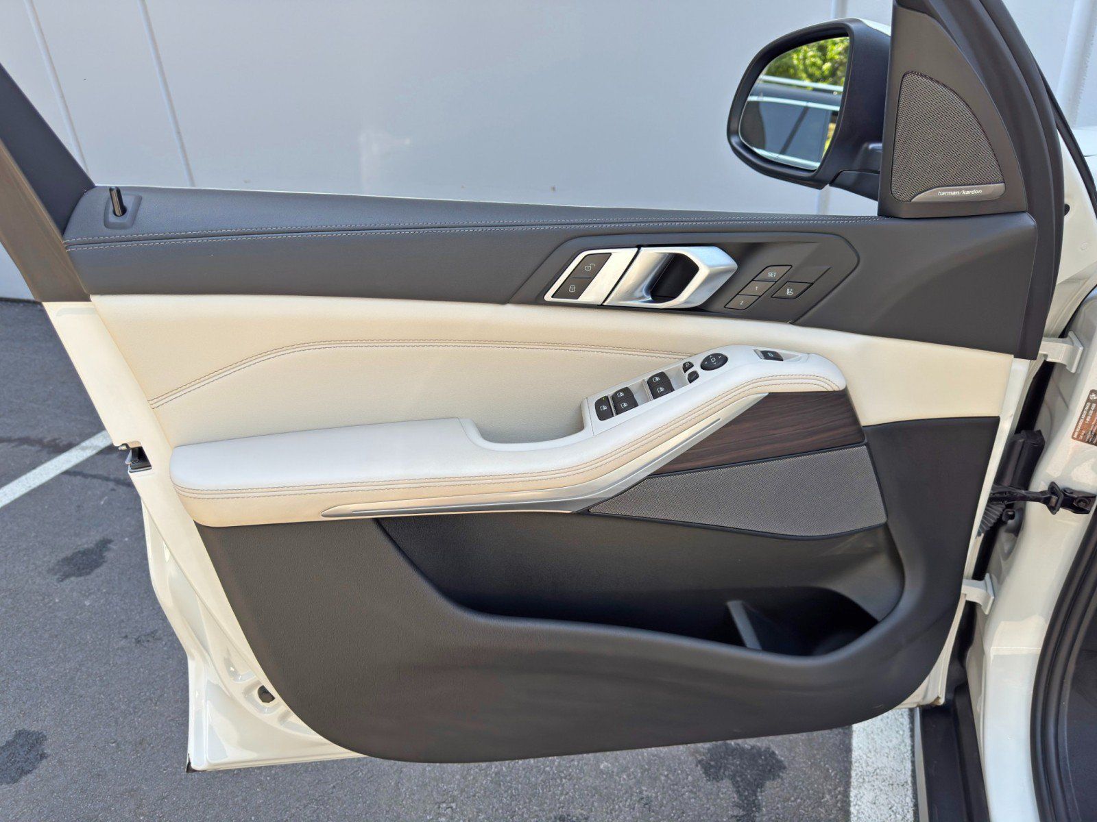 Used 2024 BMW X5 sDrive40i w/ Premium Package RWD image 46