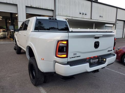 Used 2024 RAM 3500 Limited AWD/4WD image 3