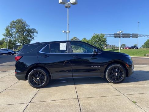 Used 2023 Chevrolet Equinox LT FWD image 12