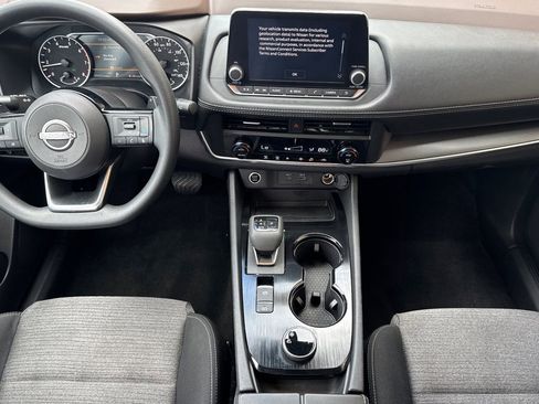 Used 2023 Nissan Rogue SV image 16