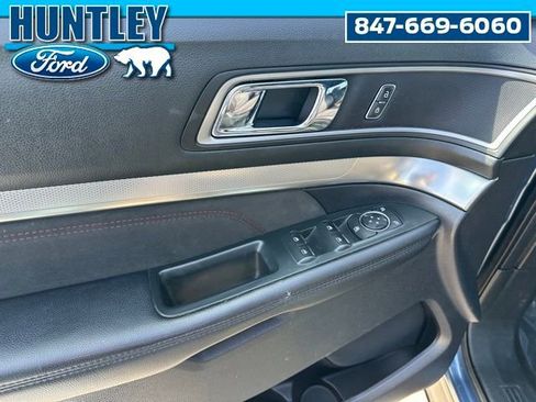 Used 2019 Ford Explorer XLT w/ Equipment Group 202A AWD/4WD image 19