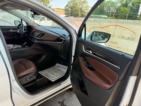 Used 2021 Buick Enclave Avenir w/ Avenir Technology Package image 26