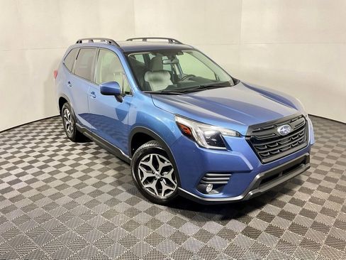 Used 2023 Subaru Forester Premium image 4