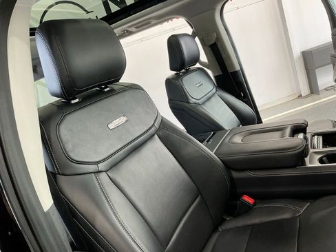 Used 2025 Ford Expedition Max Platinum AWD/4WD image 21
